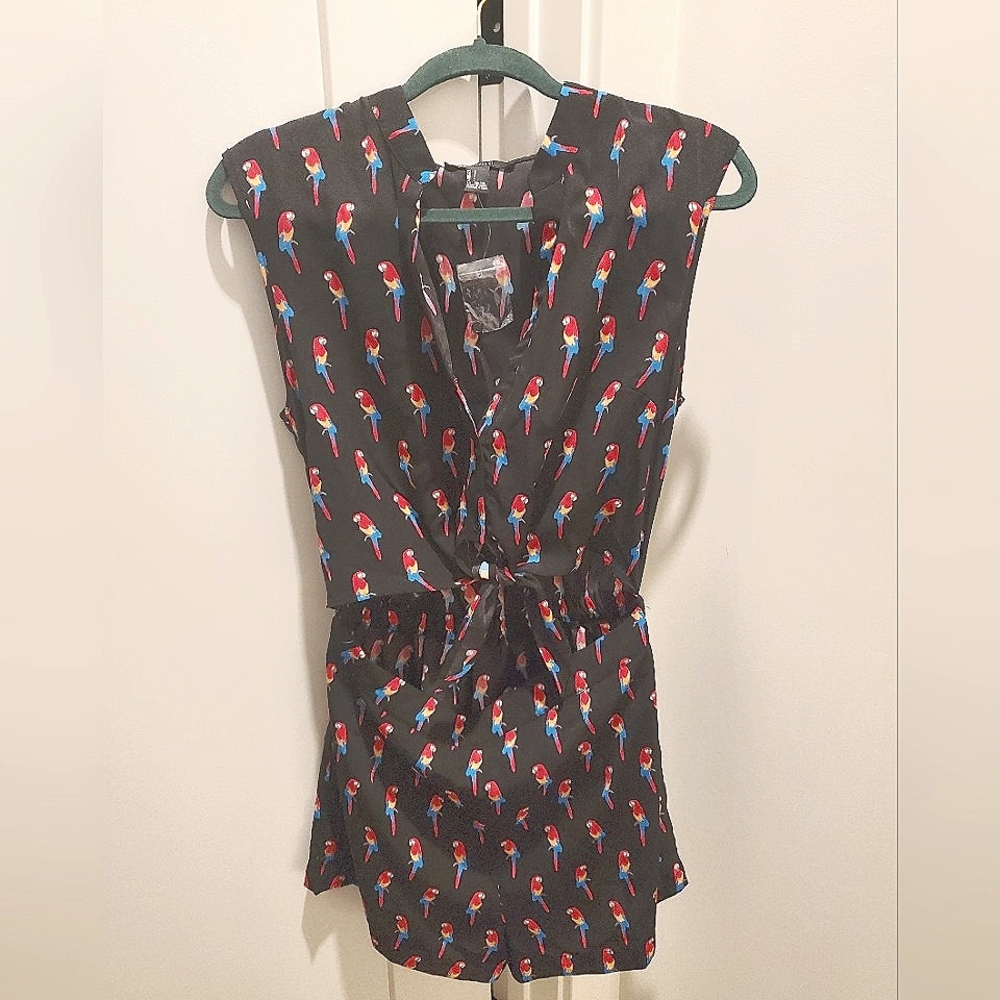 Forever 21, Sz.L -Black Shorts/Romper with Parrot Print -New
